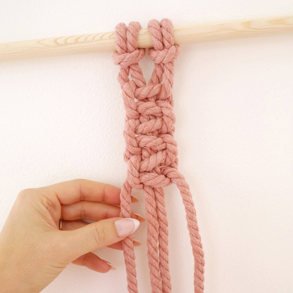 berry knot macrame